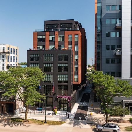 Moxy Madison Downtown Hotel Exterior photo