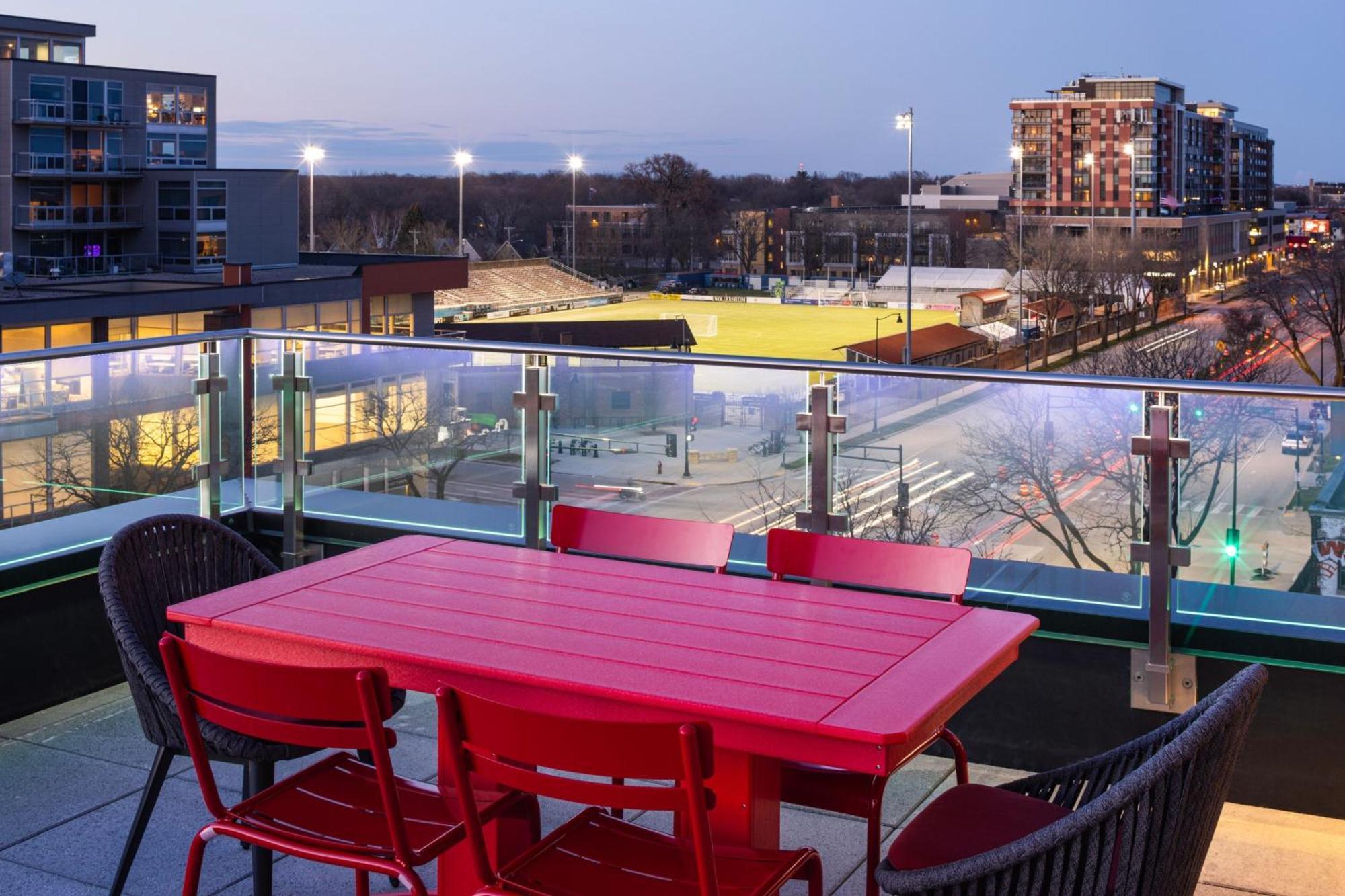 Moxy Madison Downtown Hotel Exterior photo