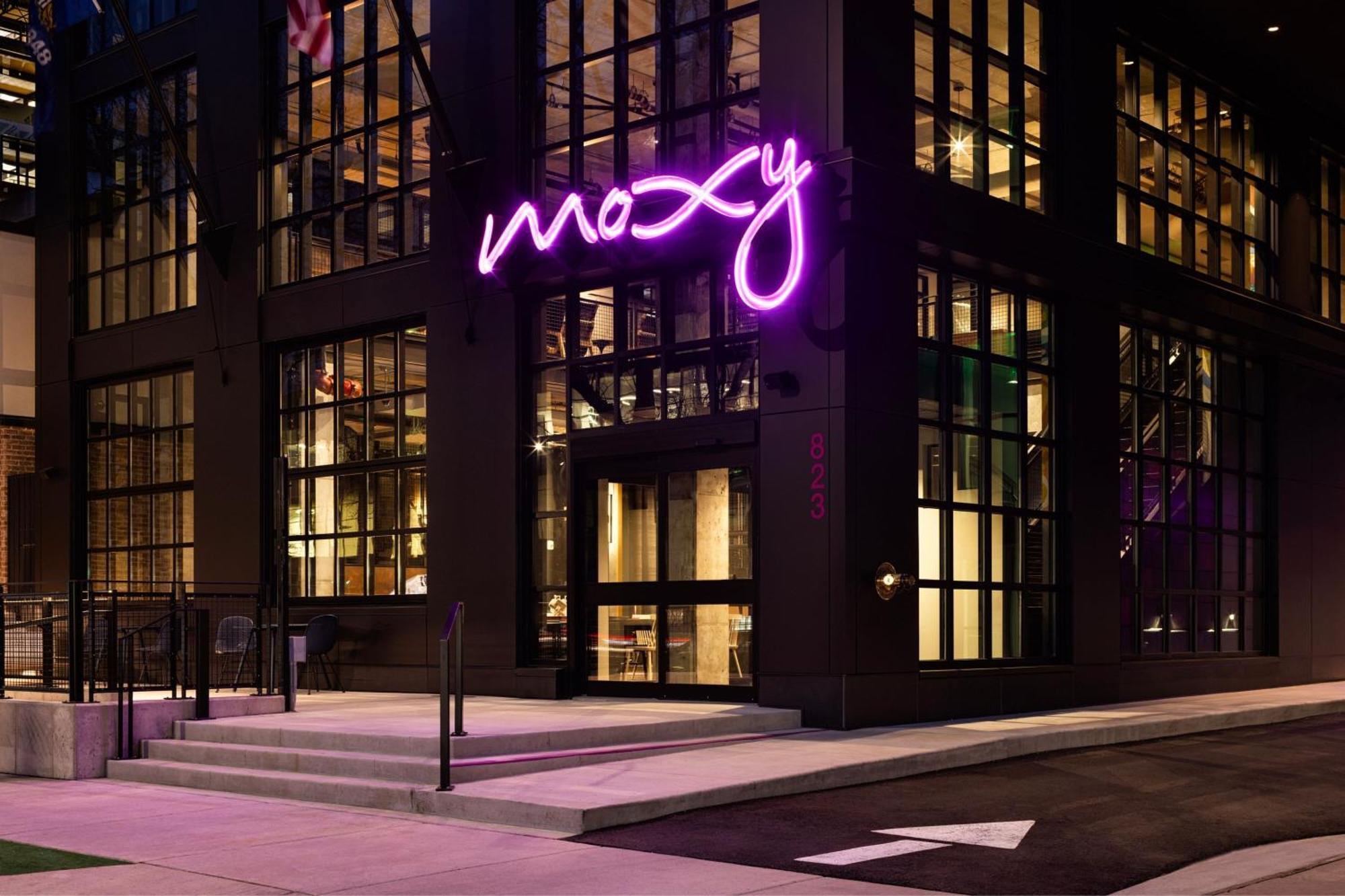 Moxy Madison Downtown Hotel Exterior photo