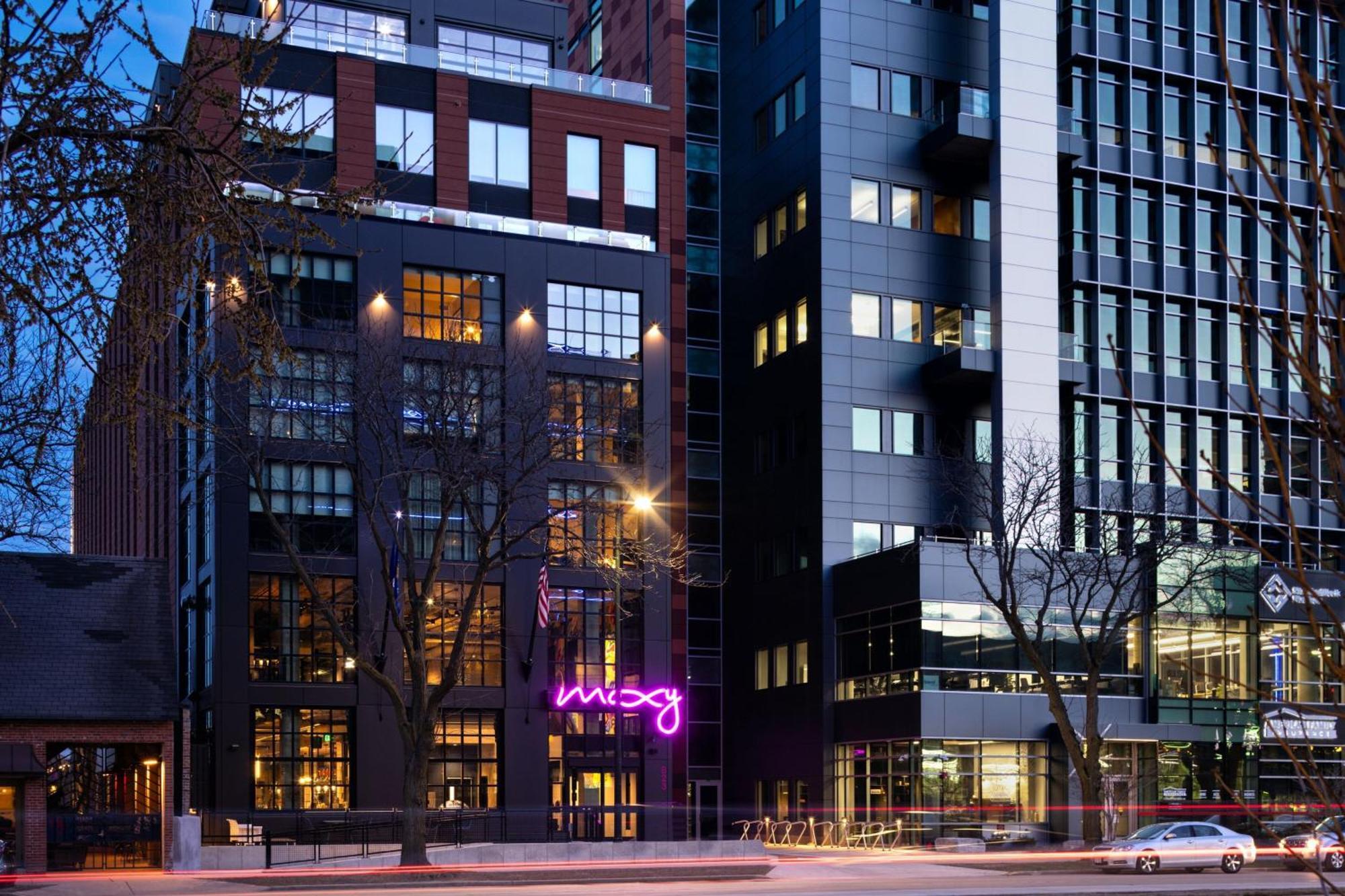 Moxy Madison Downtown Hotel Exterior photo